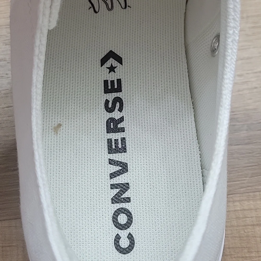 Converse Kids White Sneakers with Pink Laces